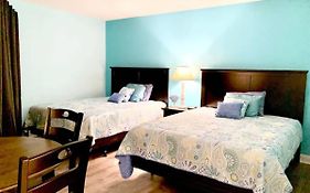*Wonderful Amenities*Queen Beds * Pools & More*C50